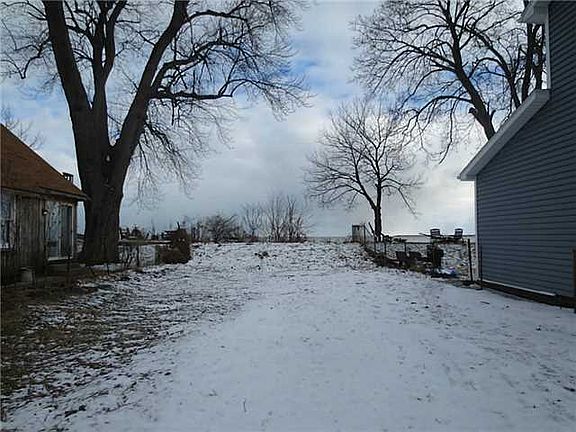 4th image of 5502 Edgewater Dr