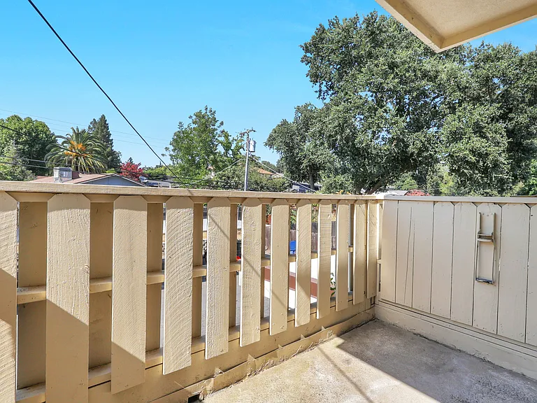 Arlington Apartments — Photo 31
