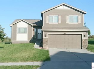 4661 N 160th St, Omaha, NE 68116