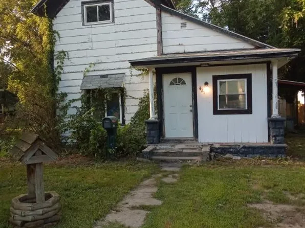 421 E Division St, Dowagiac, MI 49047