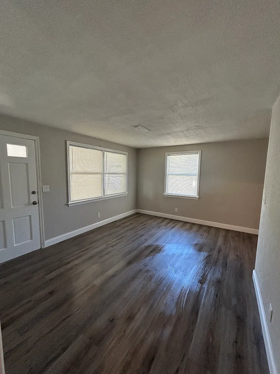 Building Photo - 638 Gardenia Ln
