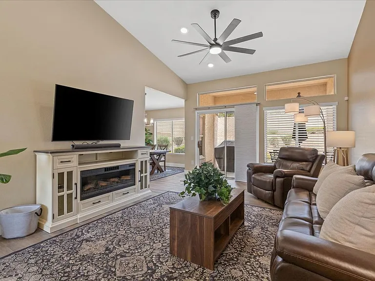 2705 Valley Downs Dr — Photo 8