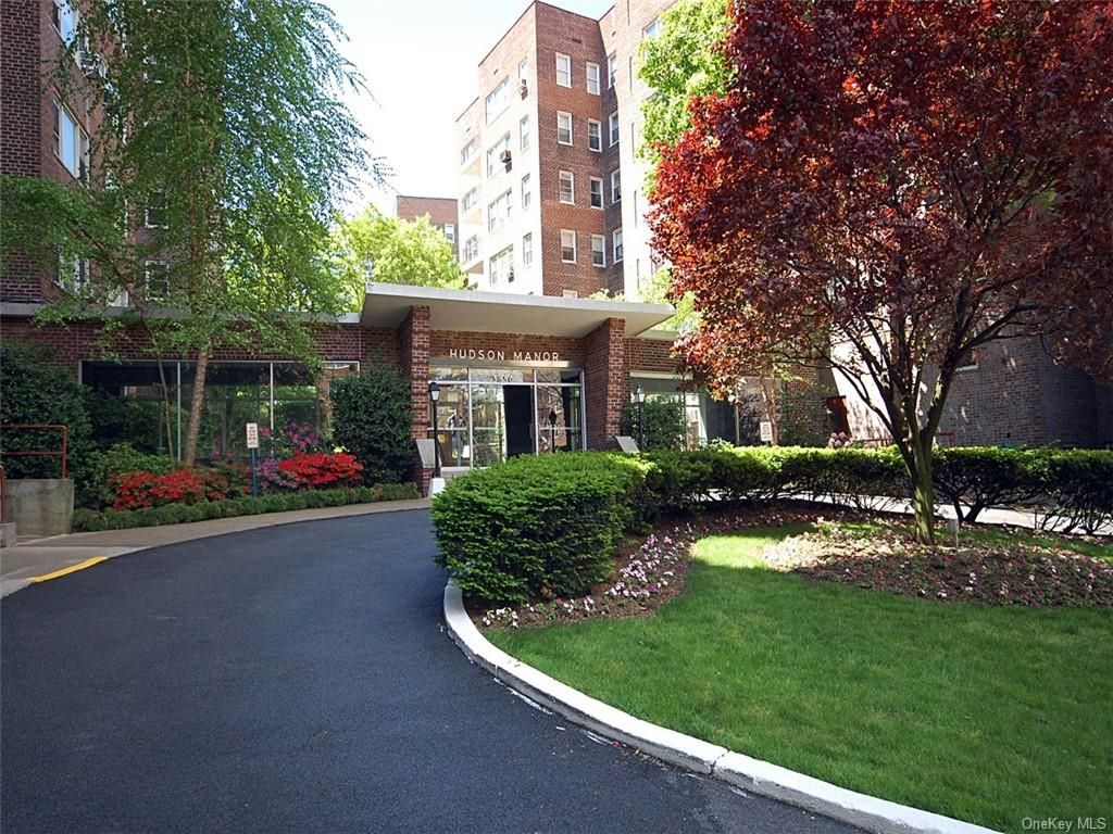 3 Bed 3 Bath Property, New York • 1,850 Sq Ft