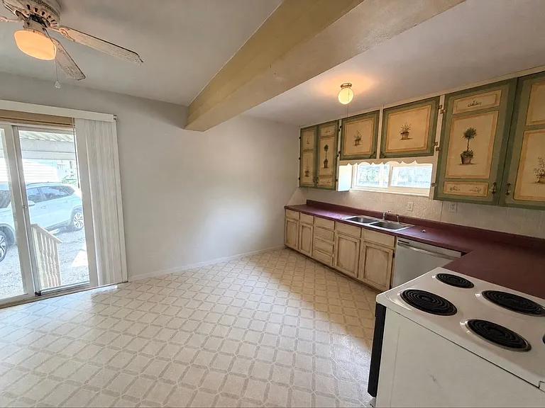 758 S Delaware Ave — Photo 13