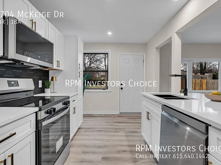 2704 McKeige Dr — Photo 9