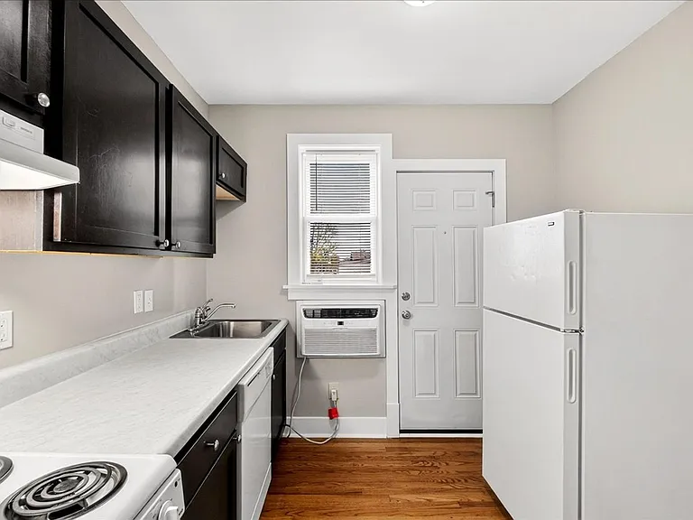 3918 Hereford St #2N — Photo 11