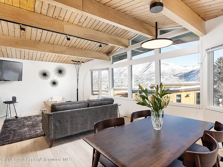 809 S Aspen St #2 — Photo 6