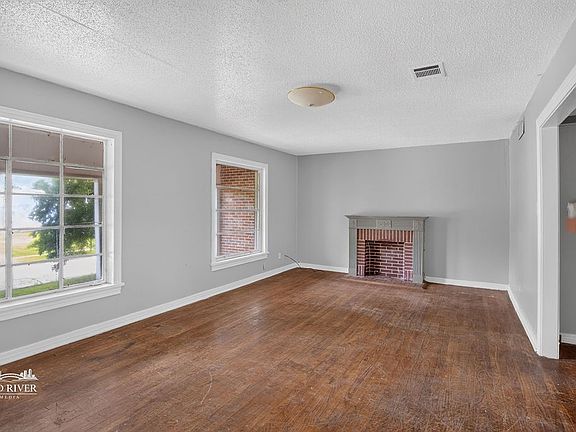 3rd image of 339 Boulevard St