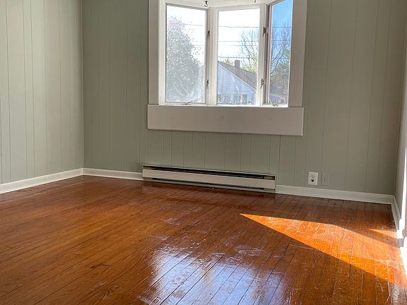 5th image of 1107 Holland Ave