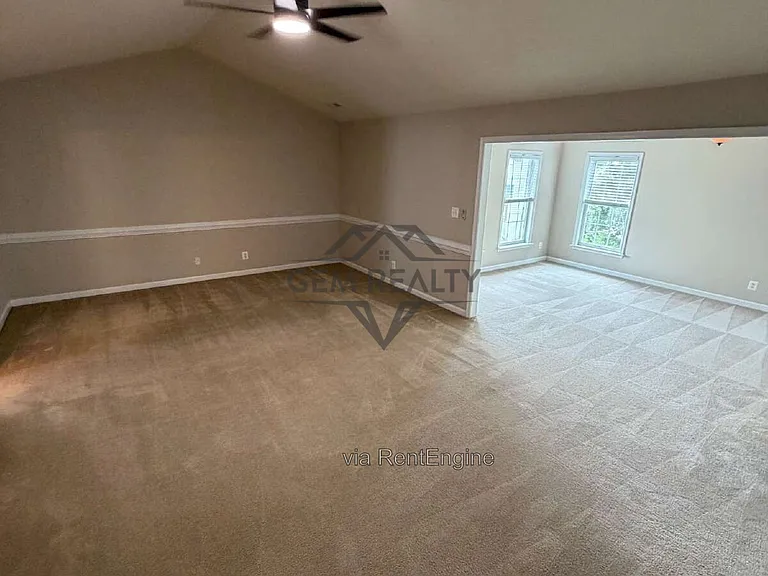 10410 Silver Creek Ct — Photo 47