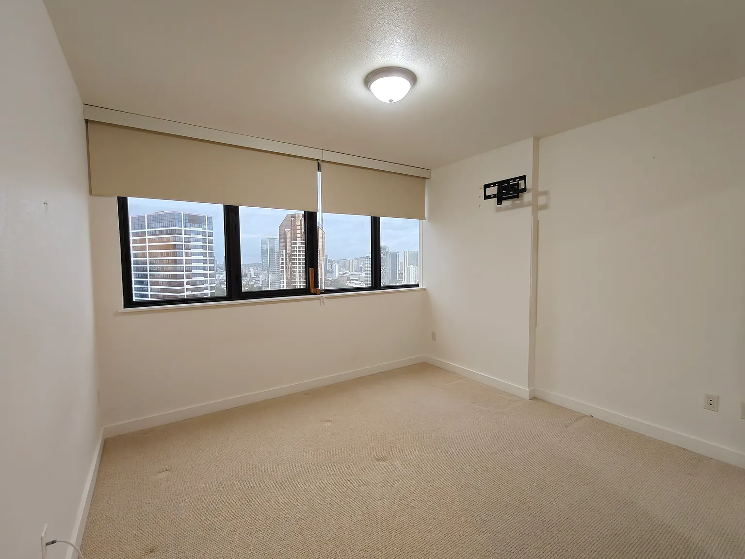 2 bed, 953 sqft, $4,200 — Photo 4