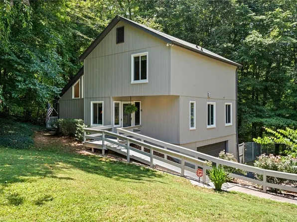 8054 Deverow Ct, Lewisville, NC 27023