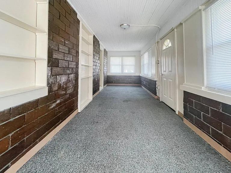 509 W 8th St — Photo 2