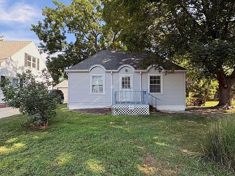 2511 W Downs Cir — Photo 1