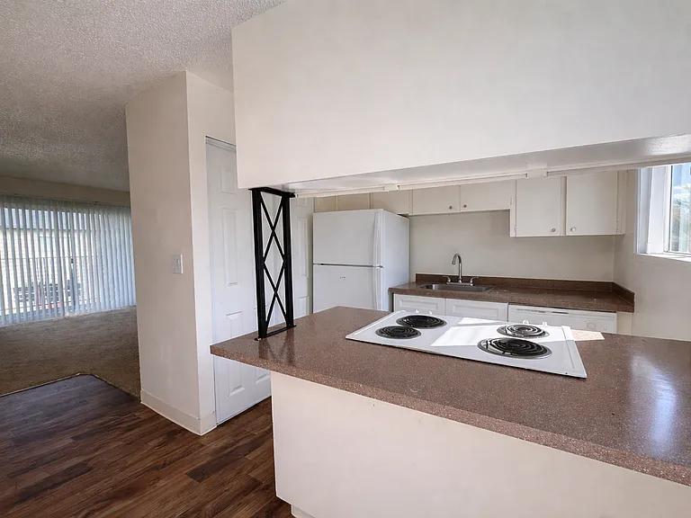 Comfortable Beaverton Living in a Convenient Location! — Photo 40