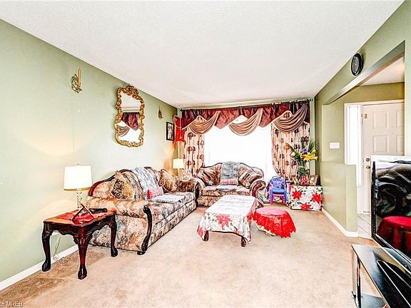 5th image of 14 Dunhill Cres