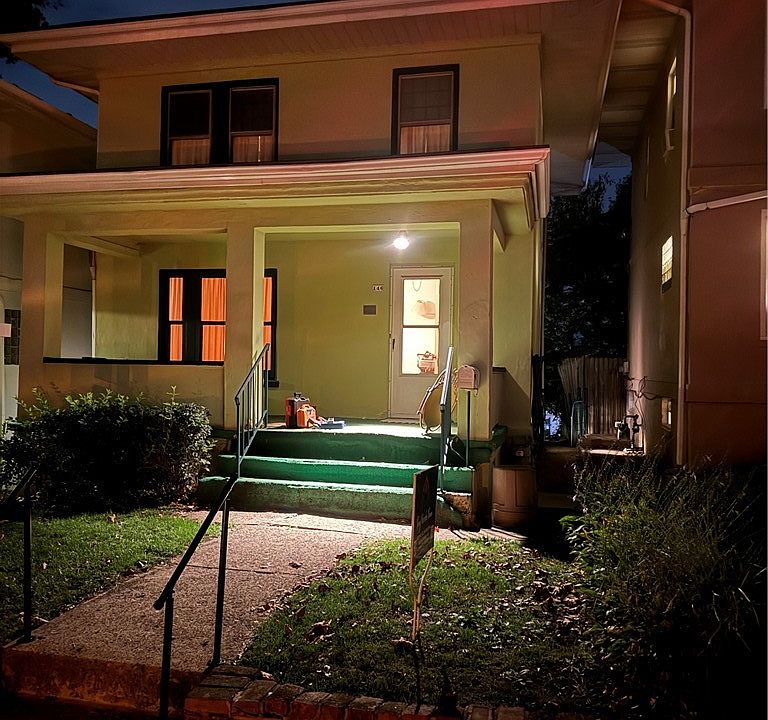 1st image of 146 Ida Ave