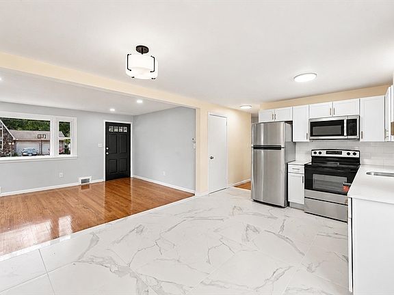 5th image of 169 Slater Ave