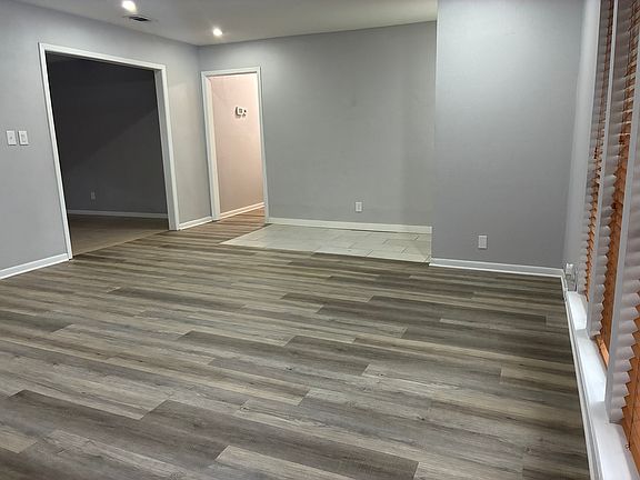 5th image of 304 Fleetwood Dr