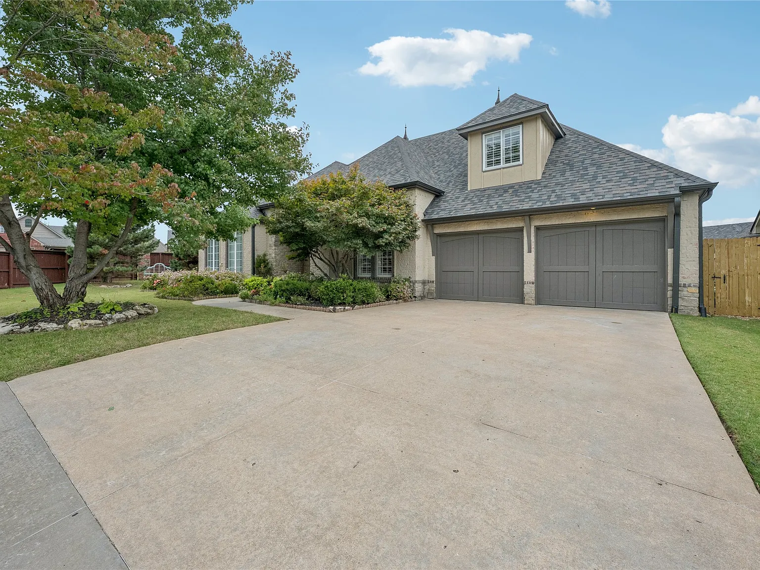 4 bed, 3.5 bath, 2772 sqft, $3,400 — Photo 4