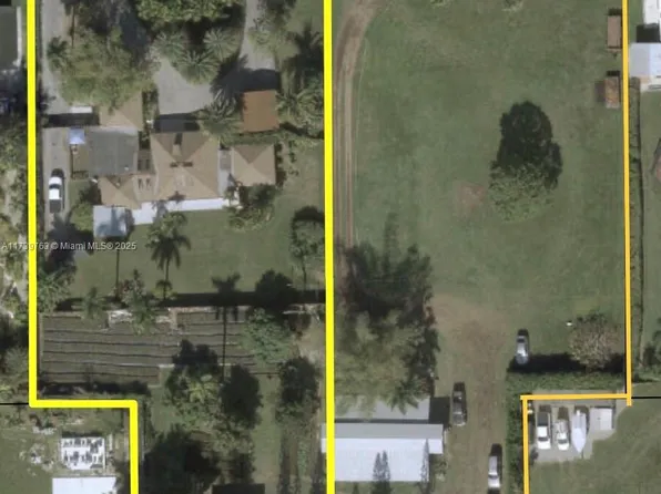 18350 SW 214th St, Miami, FL 33187