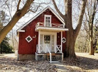 5997 Strawberry Lake Rd, Whitmore Lake, MI 48189