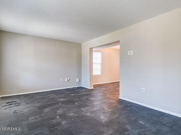 3rd image of 73 Moonlight Court