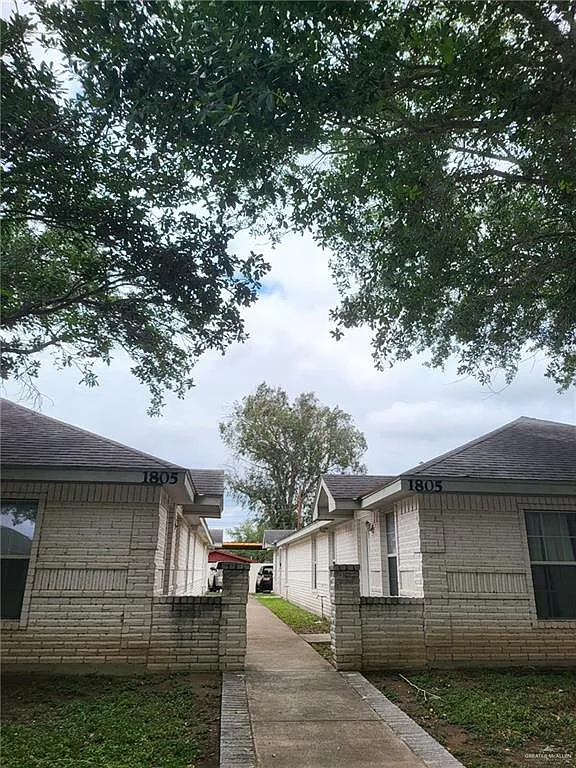 2 bed, 2.0 bath, 4424 sqft, $875 — Photo 1