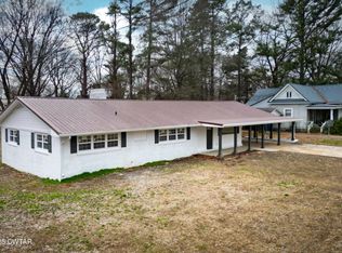 173 W Main St, Bells, TN 38006