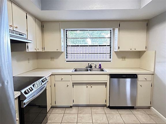 4th image of 1026 MEDINAH DRIVE