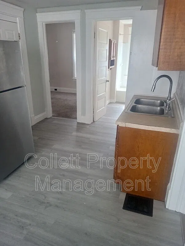 3 bed, 1.0 bath, 1078 sqft, $1,200 — Photo 2