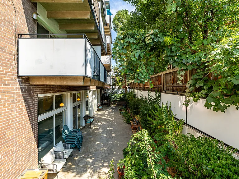 1265 Elizabeth St #305 — Photo 31