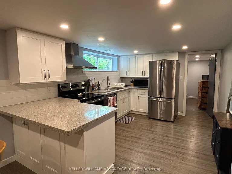 26 Ellie Dr #BASEMENT — Photo 2