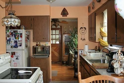 3rd image of 88 Waldo St