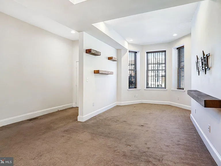 12 Rhode Island Ave NW — Photo 6
