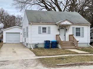 903 E Washington St, Pontiac, IL 61764