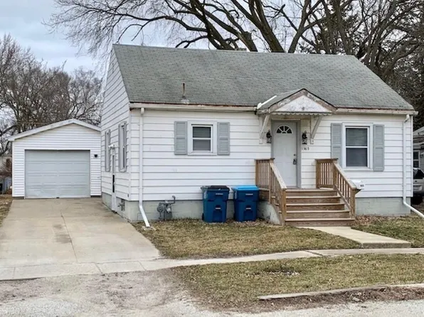 903 E Washington St, Pontiac, IL 61764