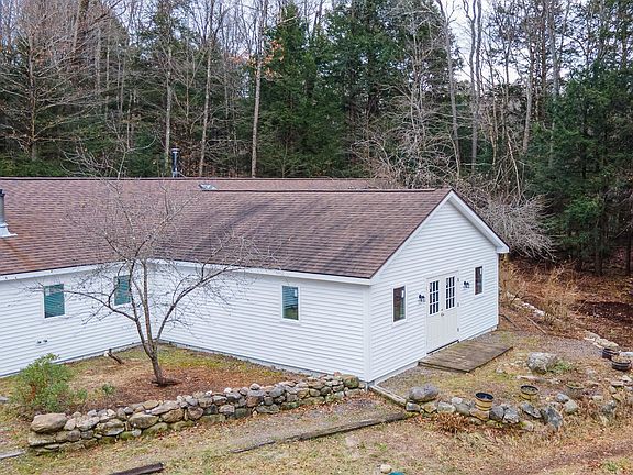 5th image of 140 Tully Brook Road