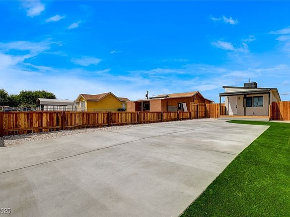 3rd image of 974 Balzar Ave