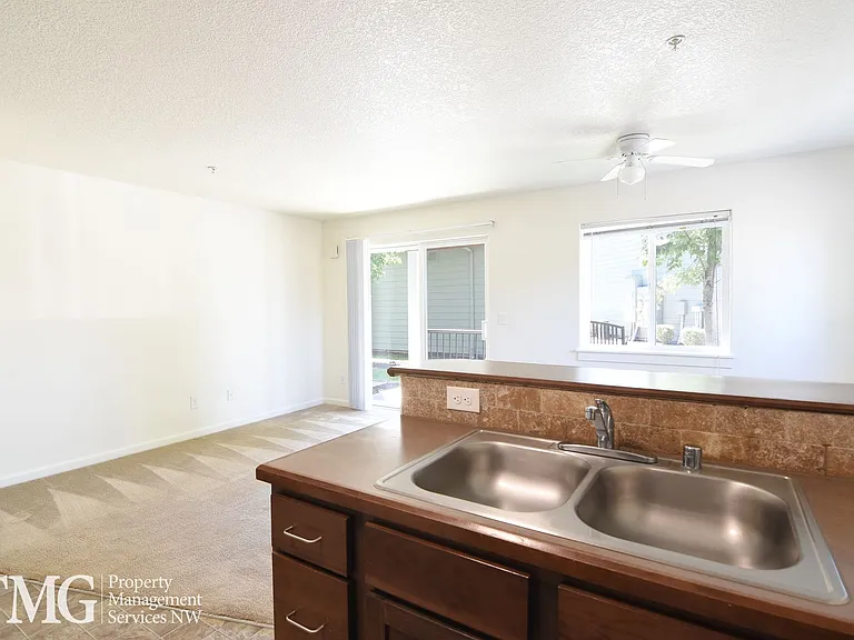 1017 SE 12th Ave — Photo 86
