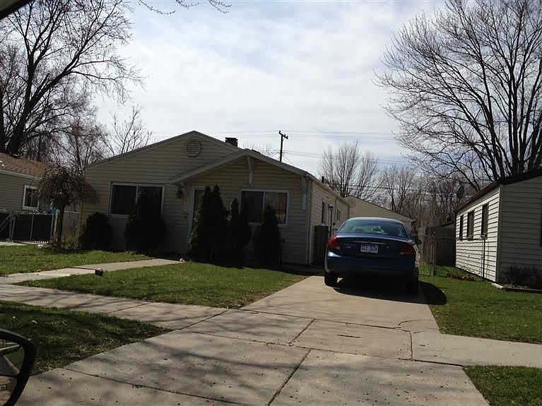 2nd image of 8066 Robert St