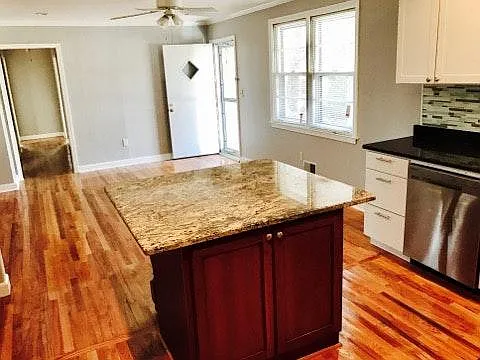 203 Creighton Dr — Photo 5