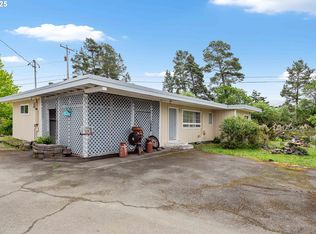 300 Stanley Ln, Lakeside, OR 97449