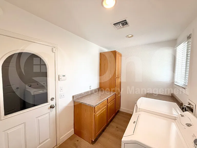 505 E El Camino Dr — Photo 17