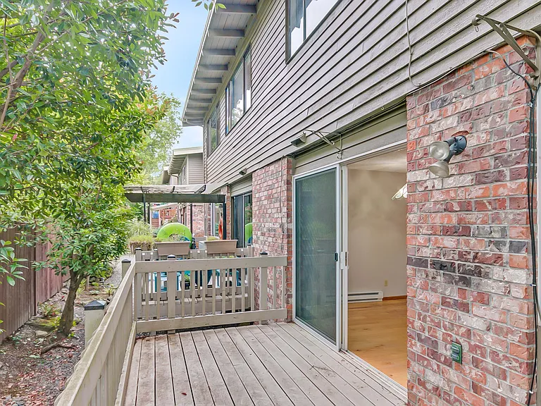 4050 W Lake Sammamish Pkwy NE #204 — Photo 22