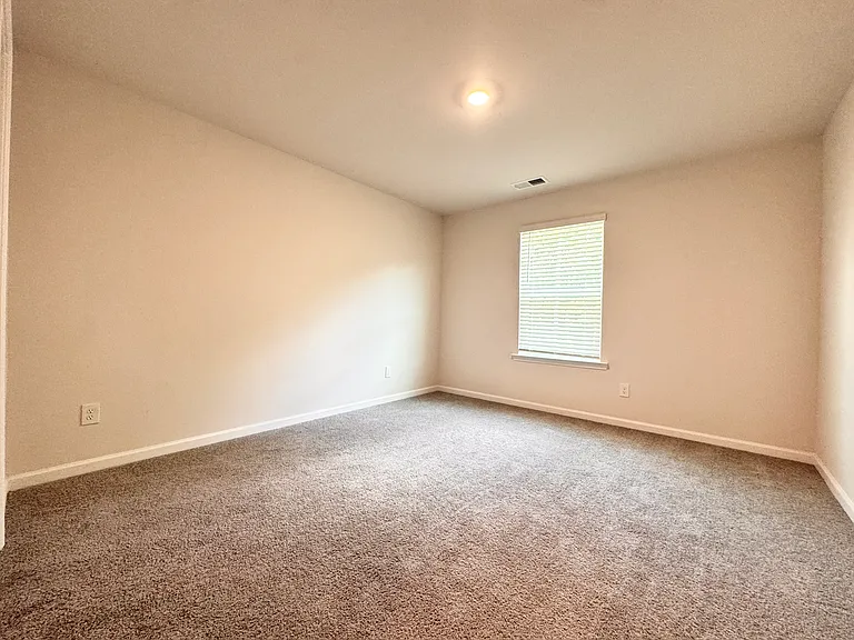 5124 Hyrule Dr — Photo 10