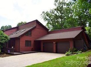 10 Tall Oaks Rd, Candler, NC 28715