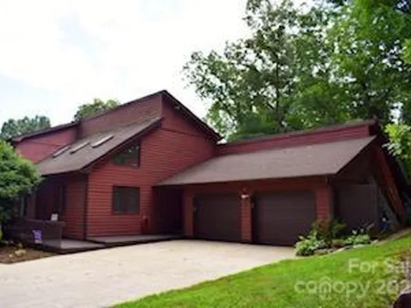10 Tall Oaks Rd, Candler, NC 28715