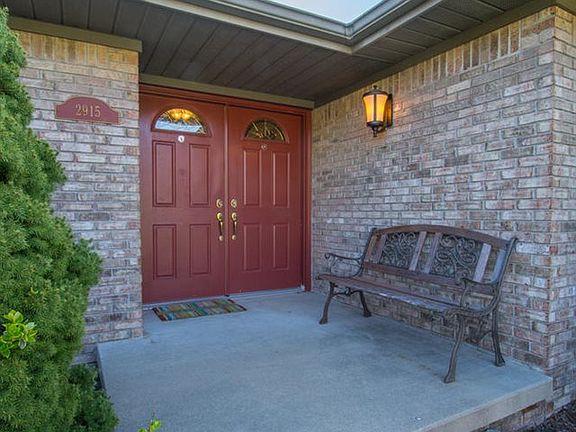 2nd image of 2915 S Dale Ct