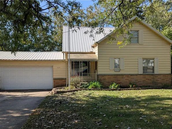 5074 Donovan Dr, Garfield Heights, OH 44125